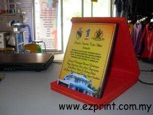 plaque cenderahati