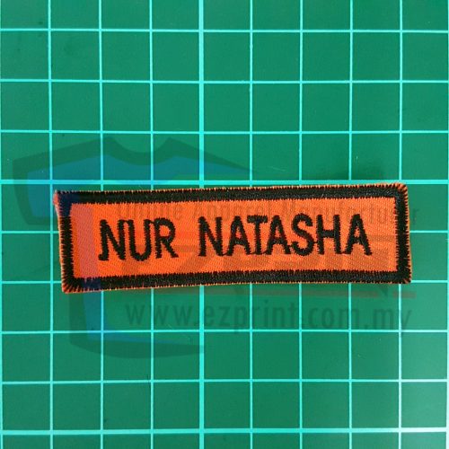 nametag sekolah oren hitam